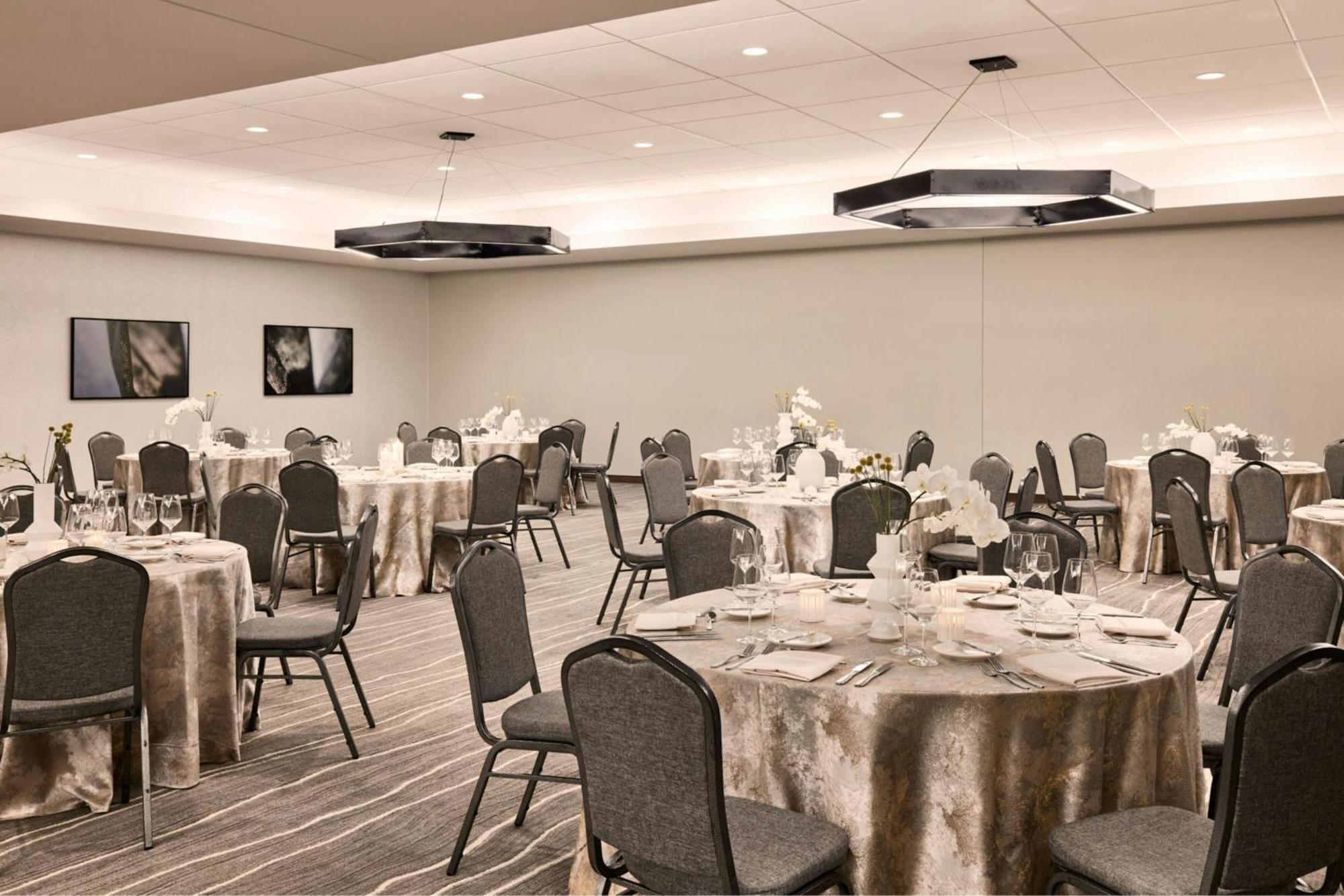 Ac Hotel By Marriott Dallas By The Galleria Bagian luar foto